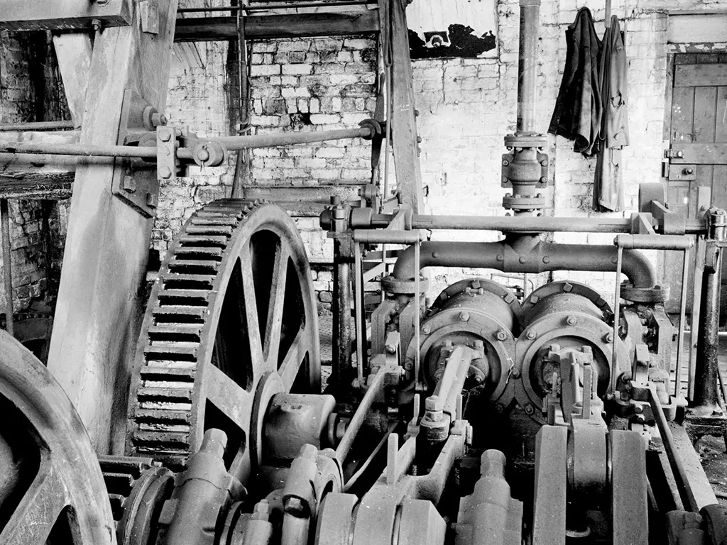 Industrial Revolution: Mining, Trade, and Global Impact - Steam engine. Manufactured in Britain, installed in Spain